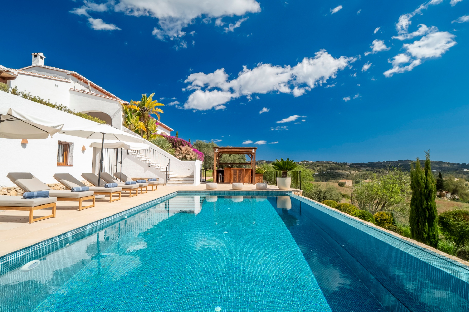 Beautiful white villa with pool in Spanish countryside